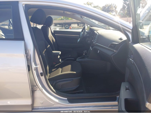 Hyundai Elantra 2.0L I-4 DOHC, VVT, 147HP Front Wheel Drive - автомобили, коли, обяви за нови и употребявани 4