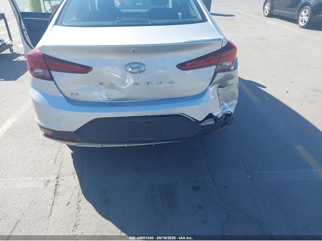Hyundai Elantra 2.0L I-4 DOHC, VVT, 147HP Front Wheel Drive - автомобили, коли, обяви за нови и употребявани 5