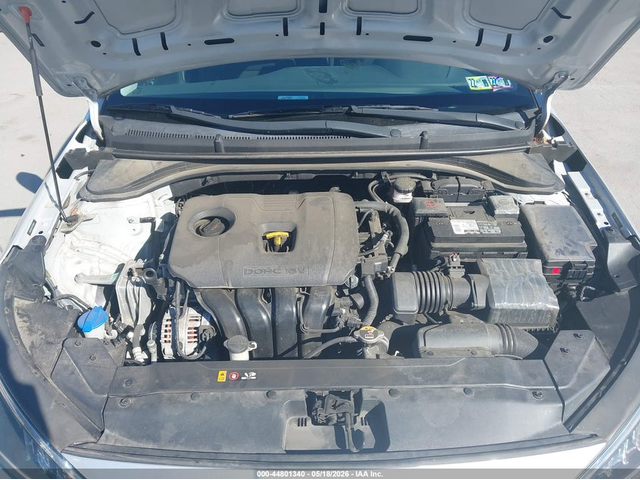 Hyundai Elantra 2.0L I-4 DOHC, VVT, 147HP Front Wheel Drive - автомобили, коли, обяви за нови и употребявани 9