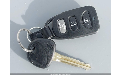 Hyundai Elantra 2.0L I-4 DOHC, VVT, 147HP Front Wheel Drive - автомобили, коли, обяви за нови и употребявани 10
