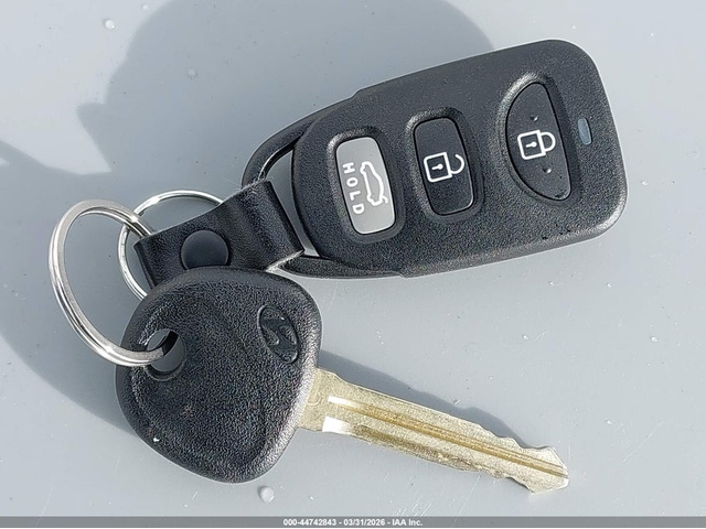 Hyundai Elantra 2.0L I-4 DOHC, VVT, 147HP Front Wheel Drive - автомобили, коли, обяви за нови и употребявани 10
