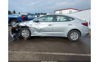 Hyundai Elantra 2.0L I-4 DOHC, VVT, 147HP Front Wheel Drive - автомобили, коли, обяви за нови и употребявани 14