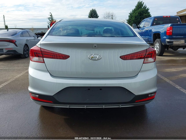 Hyundai Elantra 2.0L I-4 DOHC, VVT, 147HP Front Wheel Drive - автомобили, коли, обяви за нови и употребявани 16