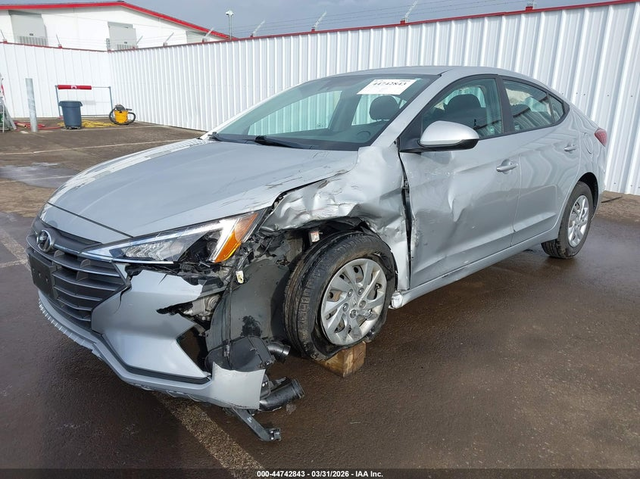 Hyundai Elantra 2.0L I-4 DOHC, VVT, 147HP Front Wheel Drive - автомобили, коли, обяви за нови и употребявани 1