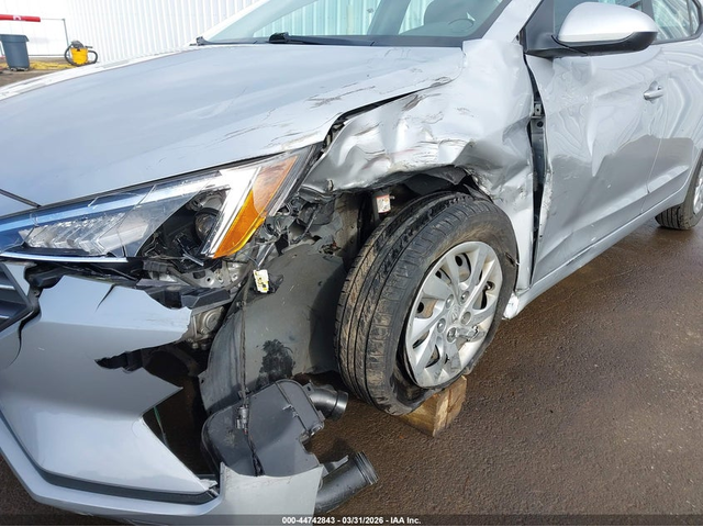 Hyundai Elantra 2.0L I-4 DOHC, VVT, 147HP Front Wheel Drive - автомобили, коли, обяви за нови и употребявани 5
