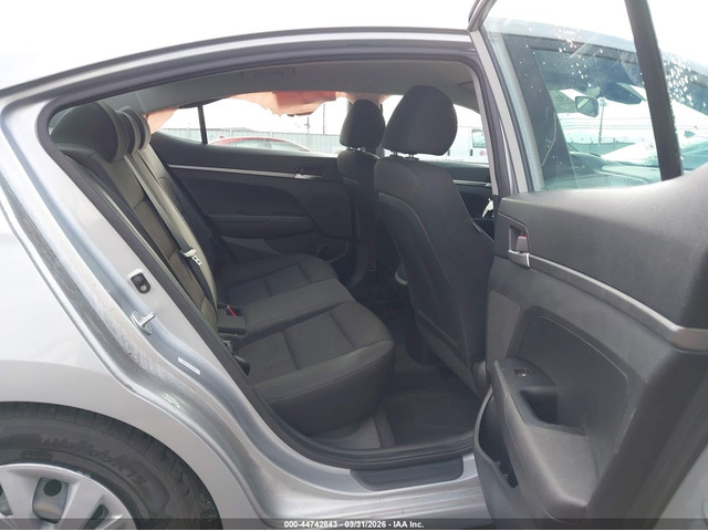 Hyundai Elantra 2.0L I-4 DOHC, VVT, 147HP Front Wheel Drive - автомобили, коли, обяви за нови и употребявани 7