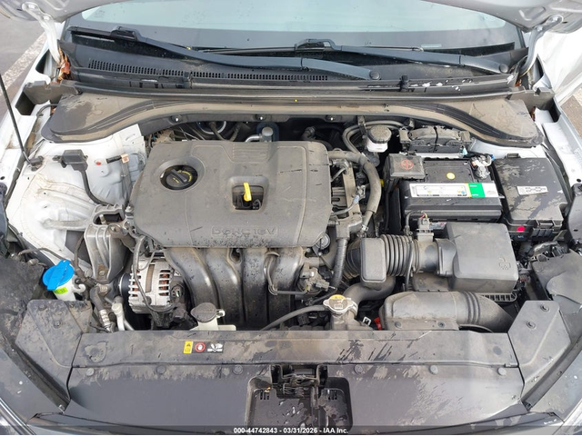 Hyundai Elantra 2.0L I-4 DOHC, VVT, 147HP Front Wheel Drive - автомобили, коли, обяви за нови и употребявани 9