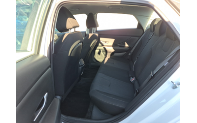 Hyundai Elantra 2L 4cyl Front Wheel Drive - автомобили, коли, обяви за нови и употребявани 10