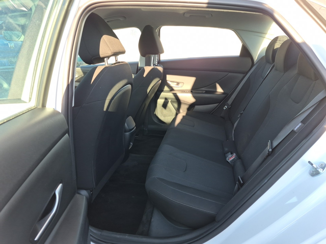 Hyundai Elantra 2L 4cyl Front Wheel Drive - автомобили, коли, обяви за нови и употребявани 10