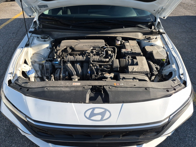Hyundai Elantra 2L 4cyl Front Wheel Drive - автомобили, коли, обяви за нови и употребявани 15