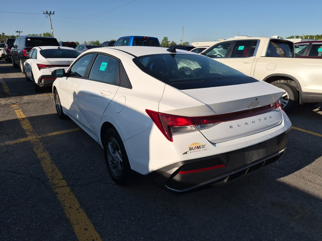 Hyundai Elantra 2L 4cyl Front Wheel Drive - автомобили, коли, обяви за нови и употребявани 3