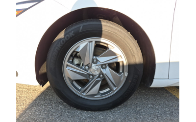 hyundai-elantra-2l-4cyl-front-wheel-drive - 5