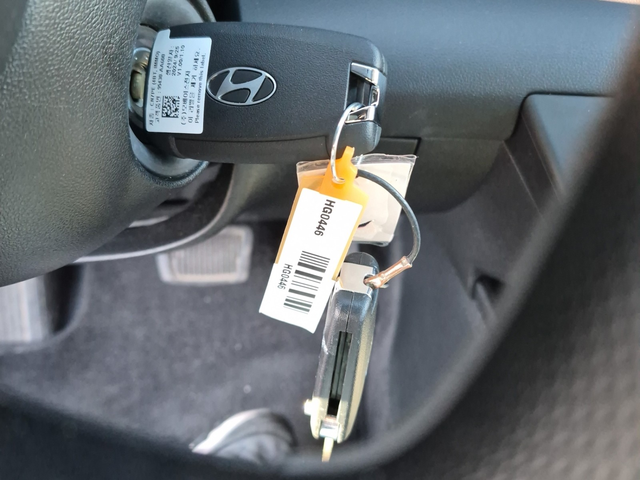 Hyundai Elantra 2L 4cyl Front Wheel Drive - автомобили, коли, обяви за нови и употребявани 7