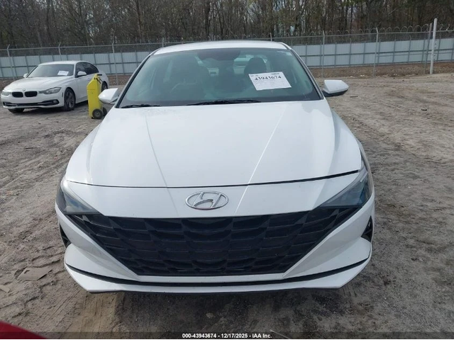 Hyundai Elantra Hybrid Blue - автомобили, коли, обяви за нови и употребявани 10