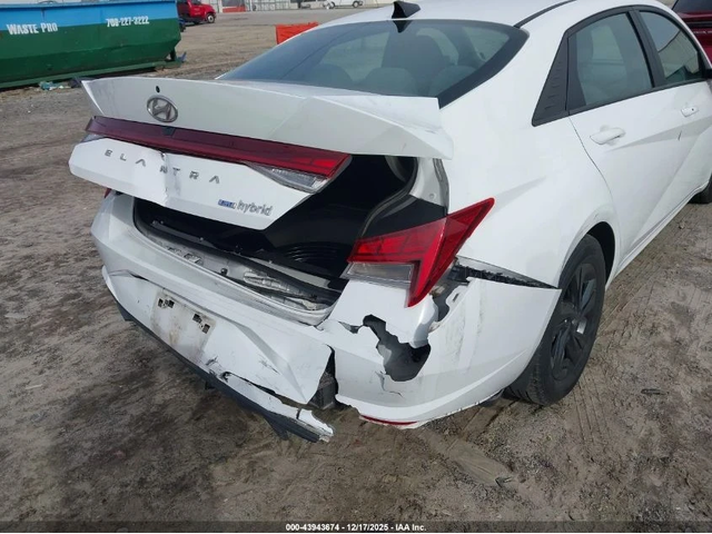 Hyundai Elantra Hybrid Blue - автомобили, коли, обяви за нови и употребявани 5