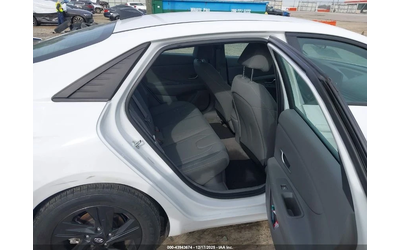 Hyundai Elantra Hybrid Blue - автомобили, коли, обяви за нови и употребявани 7