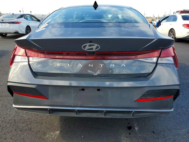 Hyundai Elantra SEL - автомобили, коли, обяви за нови и употребявани 4