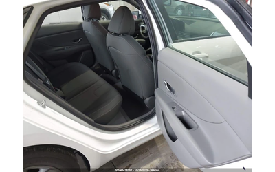 Hyundai Elantra SEL - автомобили, коли, обяви за нови и употребявани 10