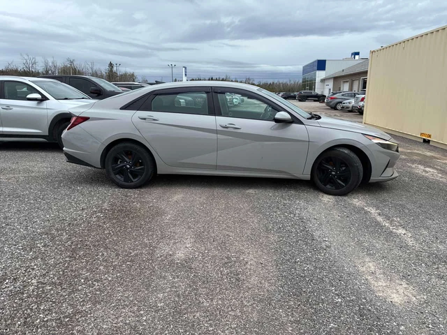 Hyundai Elantra | Preferred | ПОДГРЕВ | CARFAX | - автомобили, коли, обяви за нови и употребявани 2