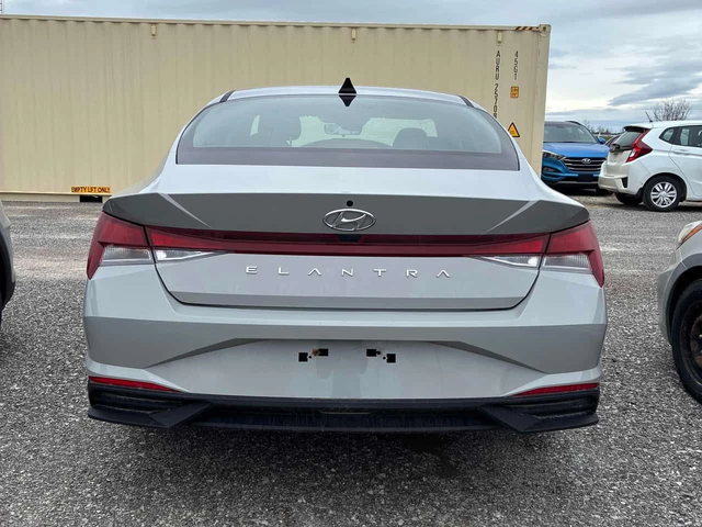 Hyundai Elantra | Preferred | ПОДГРЕВ | CARFAX | - автомобили, коли, обяви за нови и употребявани 3