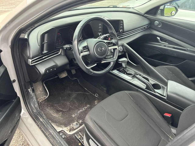 Hyundai Elantra | Preferred | ПОДГРЕВ | CARFAX | - автомобили, коли, обяви за нови и употребявани 4