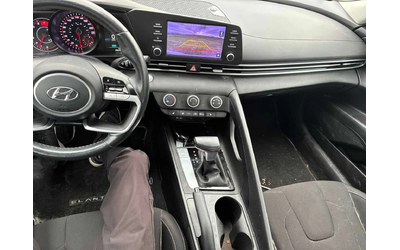 Hyundai Elantra | Preferred | ПОДГРЕВ | CARFAX | - автомобили, коли, обяви за нови и употребявани 8