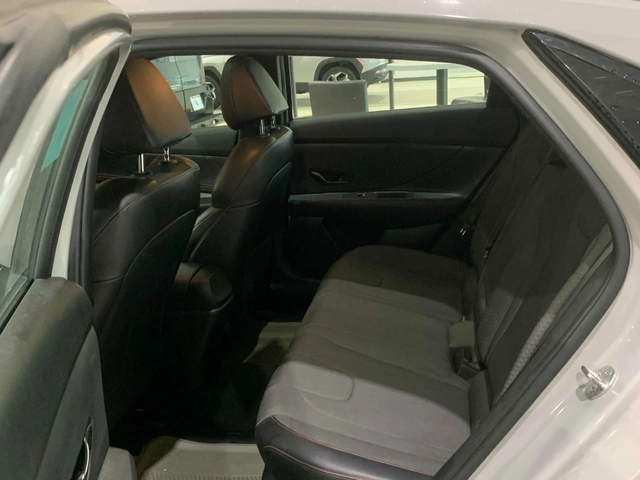 Hyundai Elantra N LINE / CARFAX - автомобили, коли, обяви за нови и употребявани 8