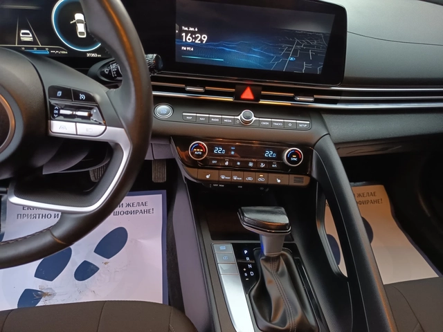Hyundai Elantra 2.0 MPi - Газ/Бензин - автомобили, коли, обяви за нови и употребявани 12