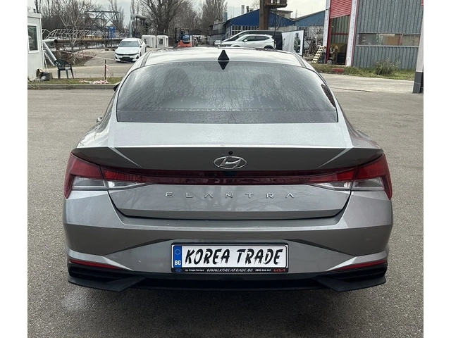 Hyundai Elantra 2.0 MPi - Газ/Бензин - автомобили, коли, обяви за нови и употребявани 4
