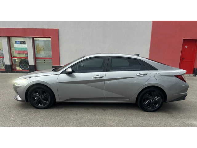 Hyundai Elantra 2.0 MPi - Газ/Бензин - автомобили, коли, обяви за нови и употребявани 6
