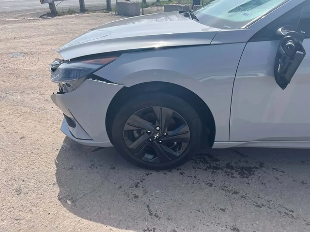 Hyundai Elantra PREFERRED 2 - автомобили, коли, обяви за нови и употребявани 2