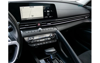 Hyundai Elantra Preferred FWD - автомобили, коли, обяви за нови и употребявани 12
