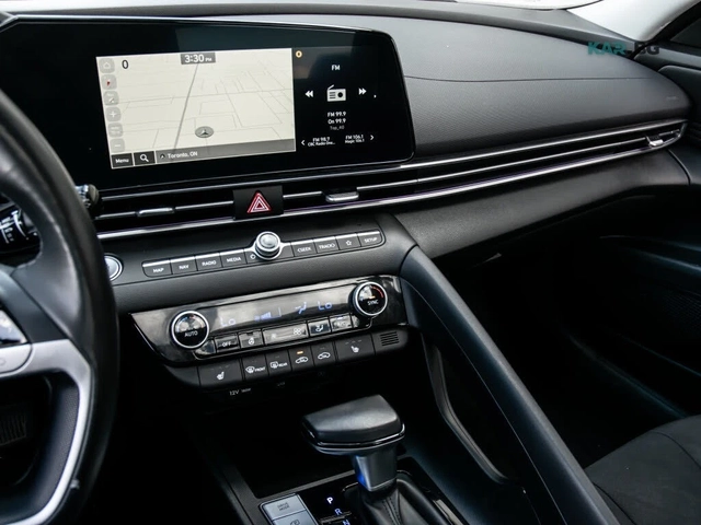 Hyundai Elantra Preferred FWD - автомобили, коли, обяви за нови и употребявани 12