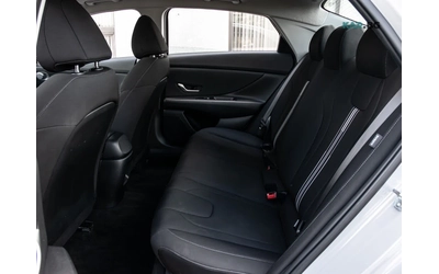 Hyundai Elantra Preferred FWD - автомобили, коли, обяви за нови и употребявани 9