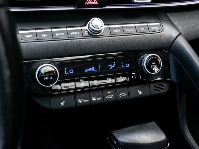 Hyundai Elantra - автомобили, коли, обяви за нови и употребявани 13