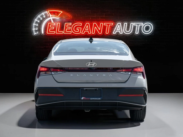 Hyundai Elantra - автомобили, коли, обяви за нови и употребявани 4