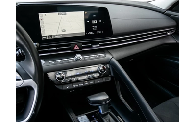 Hyundai Elantra - автомобили, коли, обяви за нови и употребявани 11