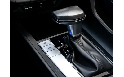 Hyundai Elantra - автомобили, коли, обяви за нови и употребявани 12