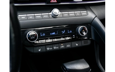 Hyundai Elantra - автомобили, коли, обяви за нови и употребявани 13