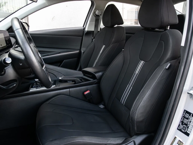 Hyundai Elantra - автомобили, коли, обяви за нови и употребявани 8