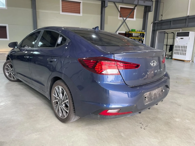Hyundai Elantra 1.6 Style ! - автомобили, коли, обяви за нови и употребявани 5