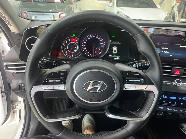 Hyundai Elantra 1.6 LPG ! Smart ! - автомобили, коли, обяви за нови и употребявани 13