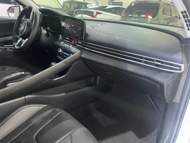 Hyundai Elantra 1.6 LPG ! Smart ! - автомобили, коли, обяви за нови и употребявани 9