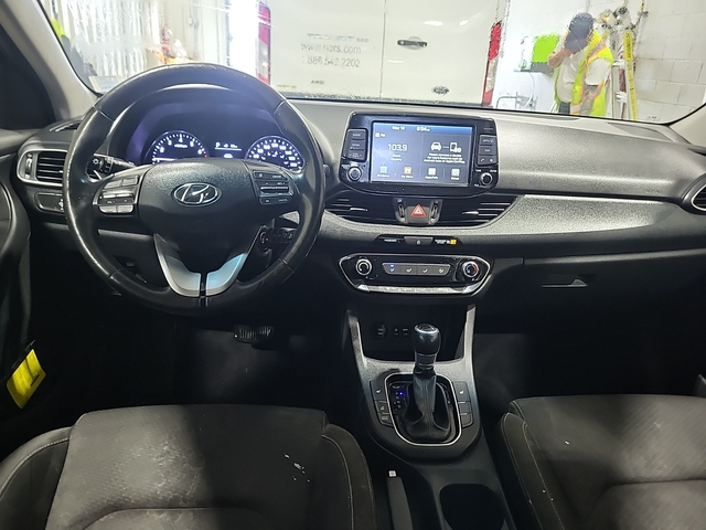 Hyundai ELANTRA GT 2L 4cyl Front Wheel Drive - автомобили, коли, обяви за нови и употребявани 10