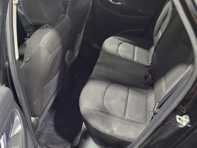 Hyundai ELANTRA GT 2L 4cyl Front Wheel Drive - автомобили, коли, обяви за нови и употребявани 11