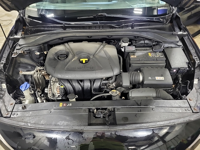 Hyundai ELANTRA GT 2L 4cyl Front Wheel Drive - автомобили, коли, обяви за нови и употребявани 15