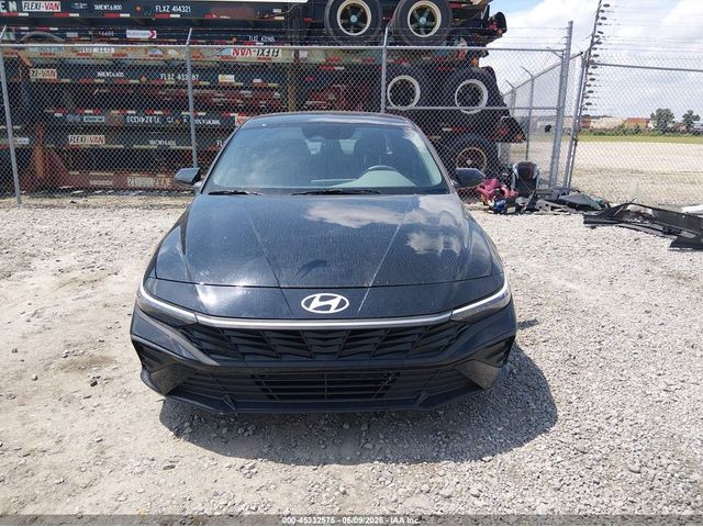 Hyundai ELANTRA HYBRID 1.6L I-4 DI, DOHC, VVT, 104HP Front Wheel Drive - автомобили, коли, обяви за нови и употребявани 12