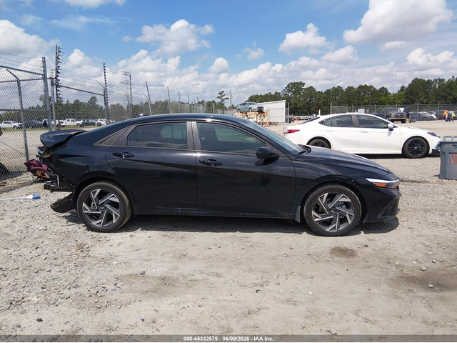 Hyundai ELANTRA HYBRID 1.6L I-4 DI, DOHC, VVT, 104HP Front Wheel Drive - автомобили, коли, обяви за нови и употребявани 13