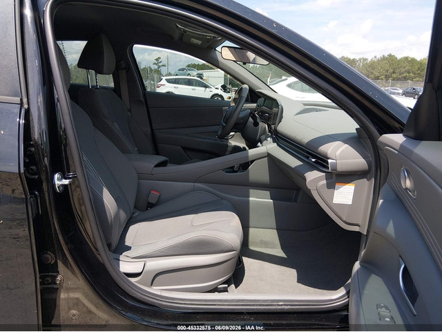Hyundai ELANTRA HYBRID 1.6L I-4 DI, DOHC, VVT, 104HP Front Wheel Drive - автомобили, коли, обяви за нови и употребявани 4