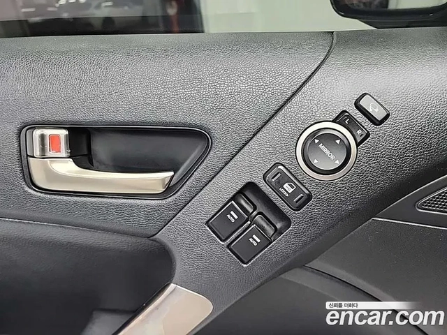 Hyundai Genesis 3.8 - автомобили, коли, обяви за нови и употребявани 10